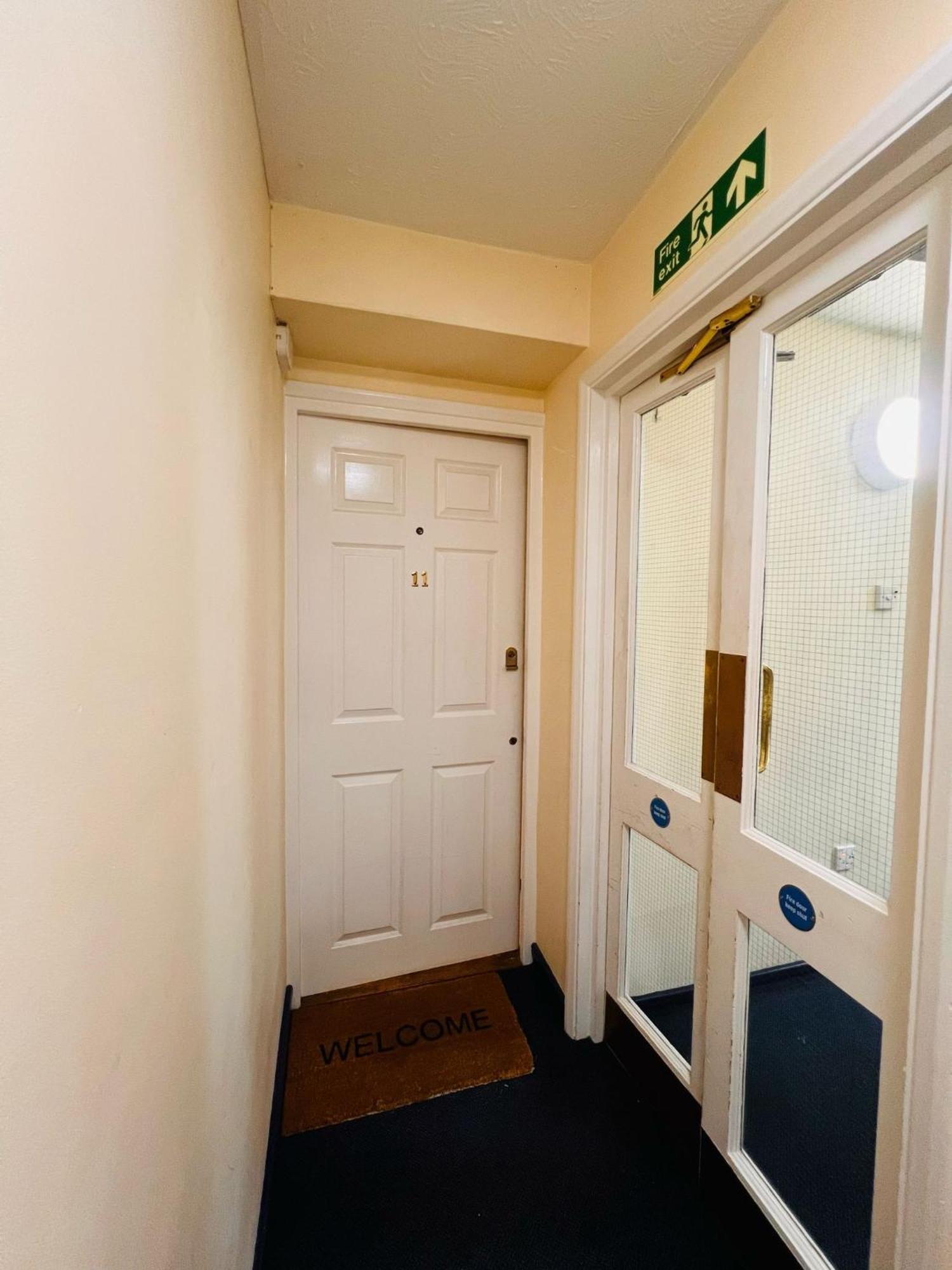 Charming 3-bedroom, Bow, Londra