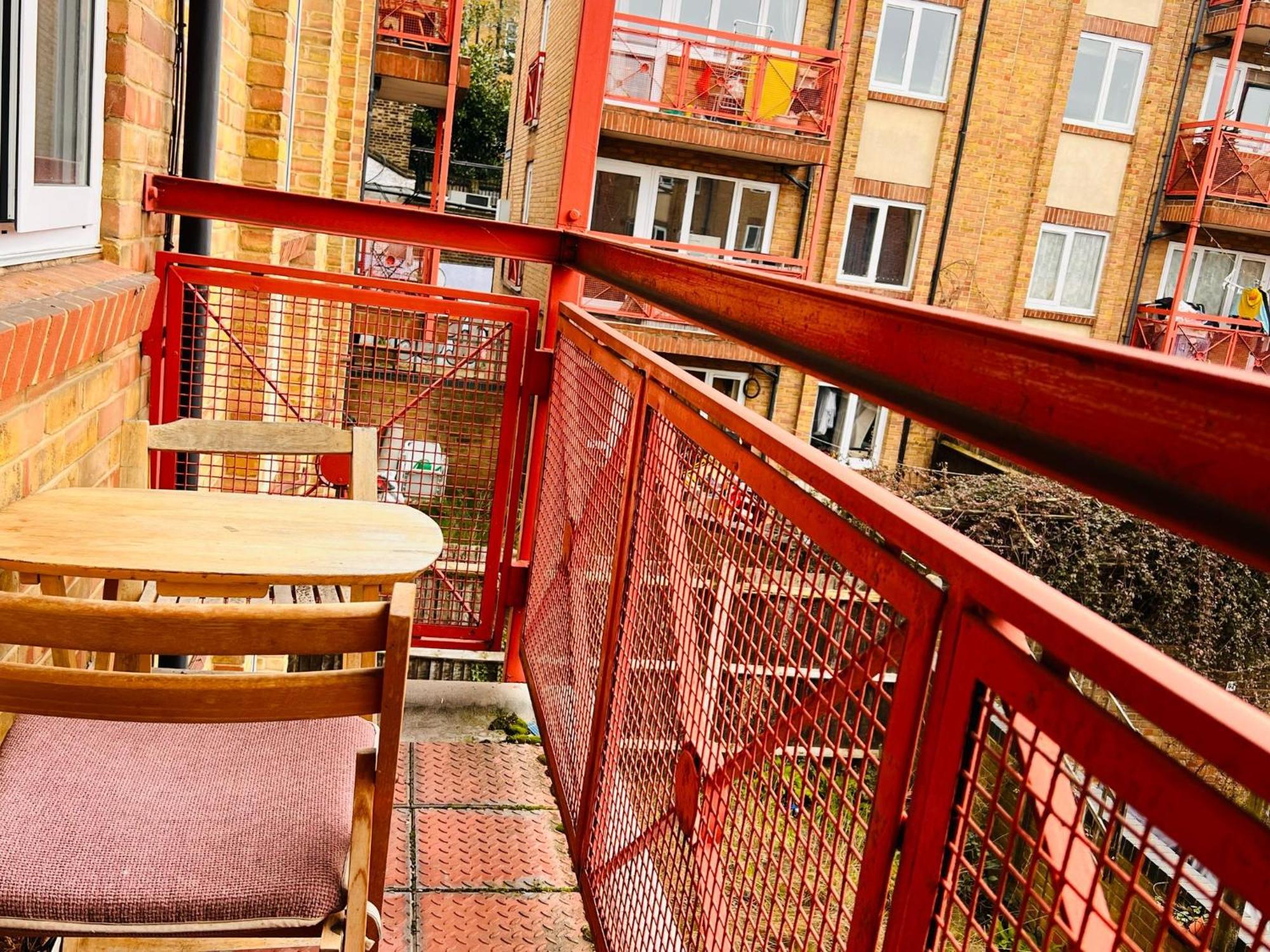 Appartamento Charming 3-bedroom, Bow, *