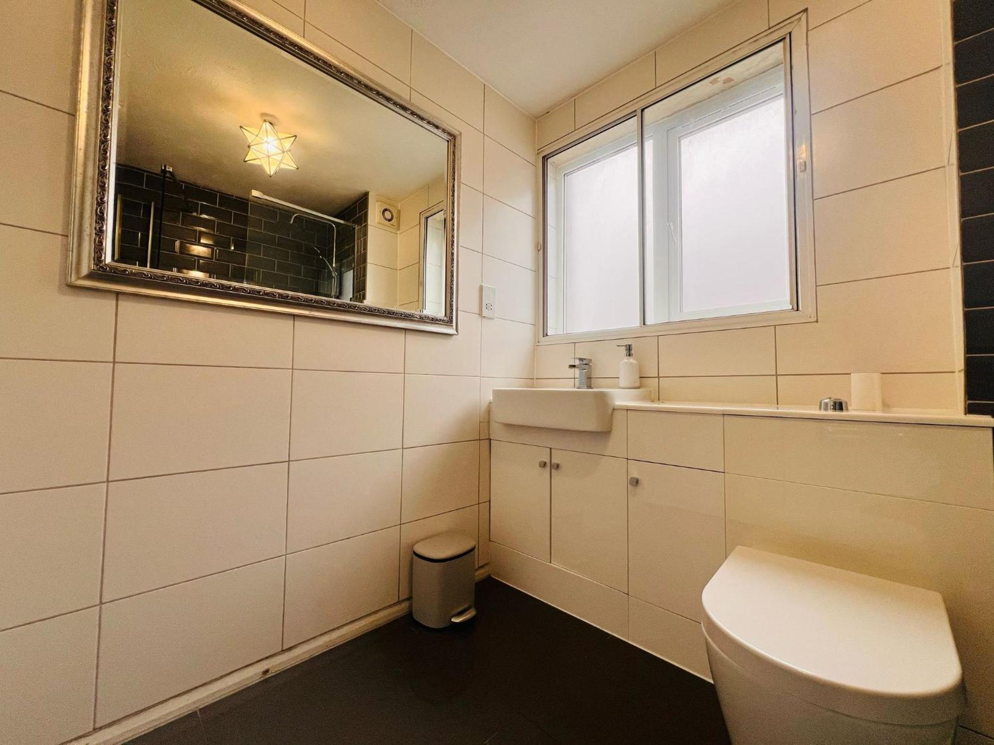 Appartamento Charming 3-bedroom, Bow,
