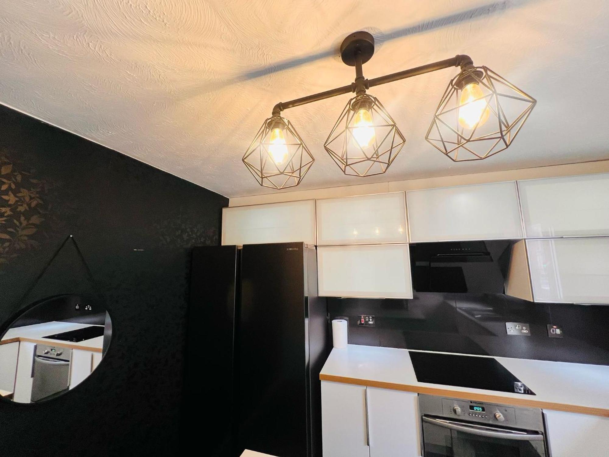 Charming 3-bedroom, Bow, Apartment